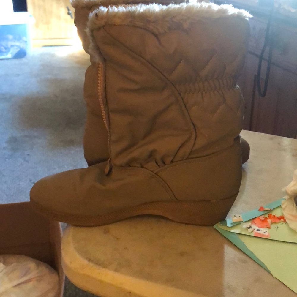 Boots - Picture 2 of 4